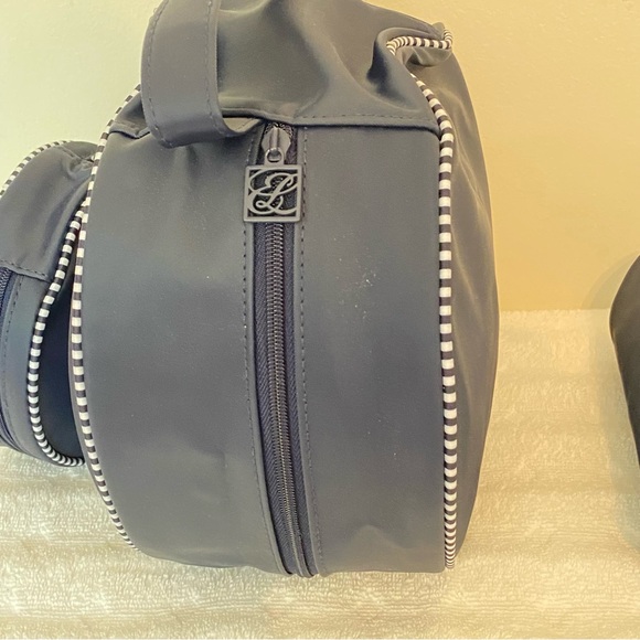 Estée Lauder 3-piece Travel Makeup, Storage, Toiletries Bag Set, Navy and White - Picture 5 of 16
